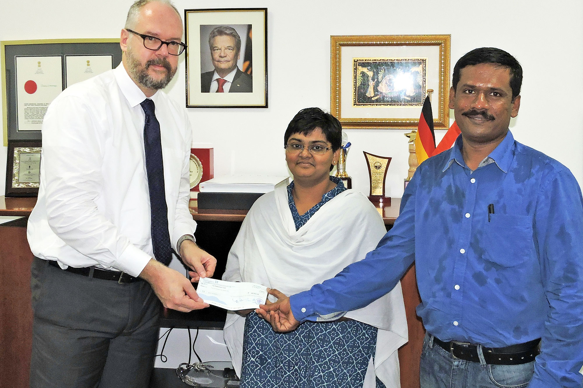 Mr. Wolfgang Muller, Deputy Consul General, Consulate General of the Federal Republic of Germany-supprot-02